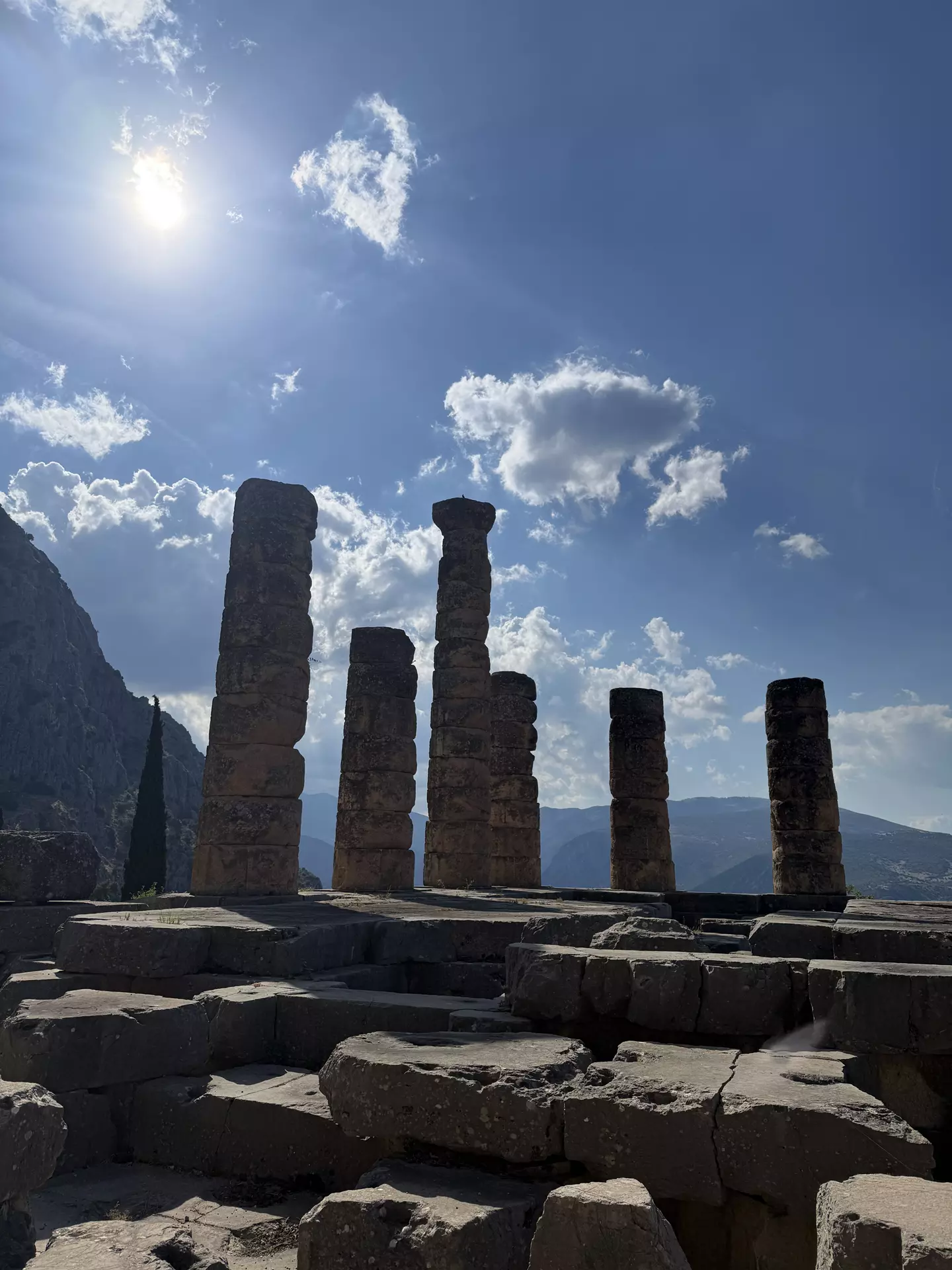 The Delphic oracle tour