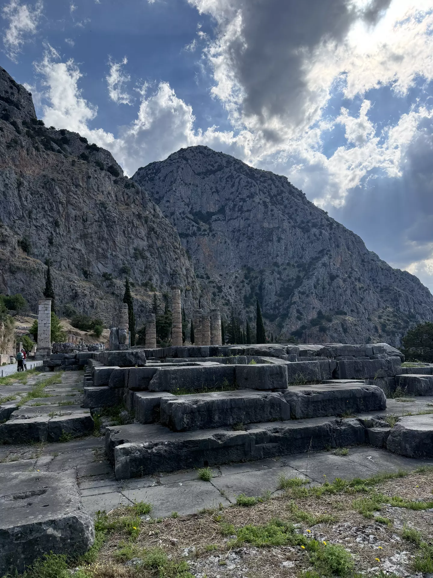 The Delphic oracle tour